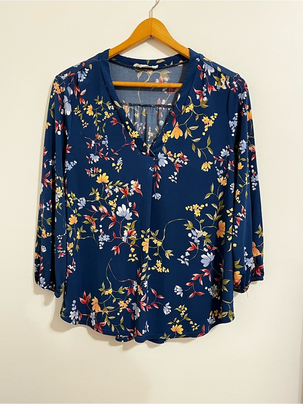 Vince Camuto Floral Flowy Blouse Blue V-Neck 3/4 Sleeve Women’s Large Stretch